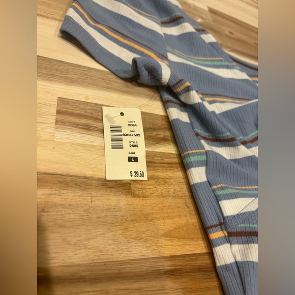 Stylish Striped Crop Top in Blue and White - Picture 3 of 6